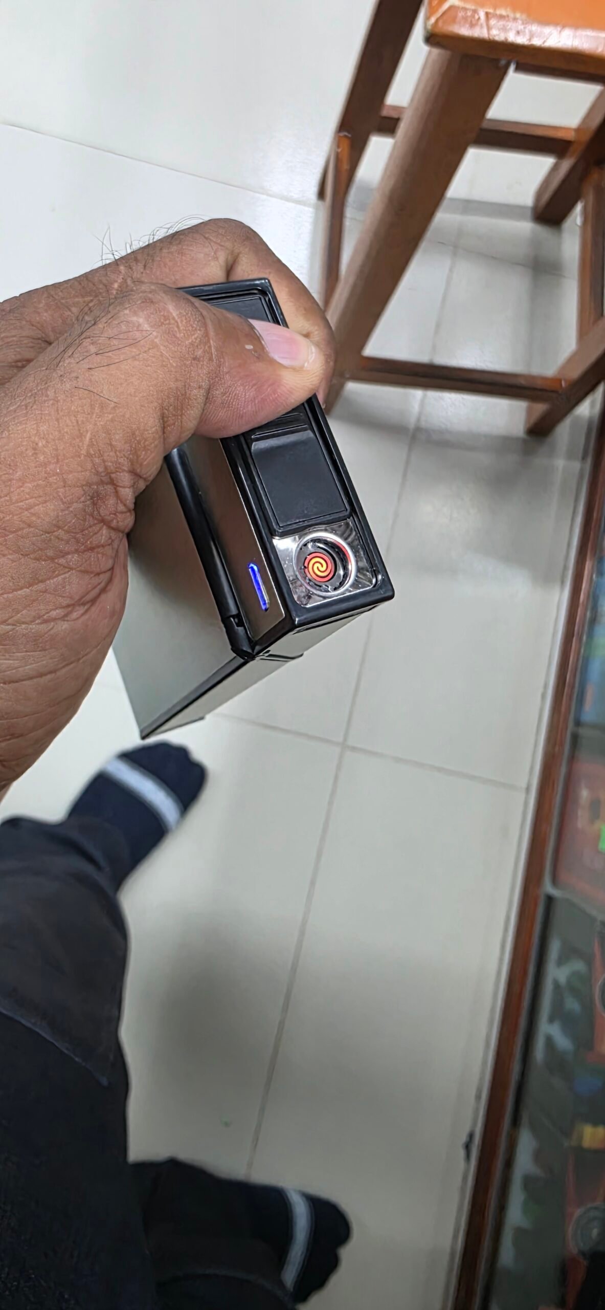 Focus Slim Cigarette Lighter Case - Rechargeable Windproof Metal Box - Image 5
